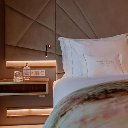 Wine & Books Lisboa Hotel 외부 사진 A bedroom at The Hari