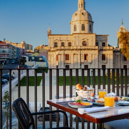 Wine & Books Lisboa Hotel 외부 사진 Breakfast at the hotel