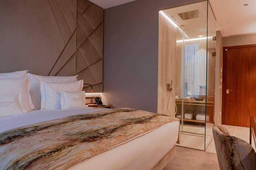 Wine & Books Lisboa Hotel 객실 사진 A room at the hotel