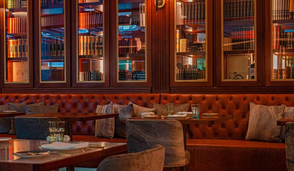 Wine & Books Lisboa Hotel 레스토랑 사진 Library at The Ivy, St John's Wood