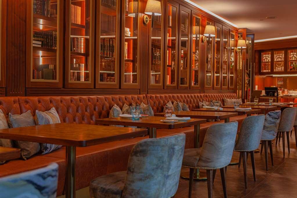 Wine & Books Lisboa Hotel 레스토랑 사진 Interior of the restaurant