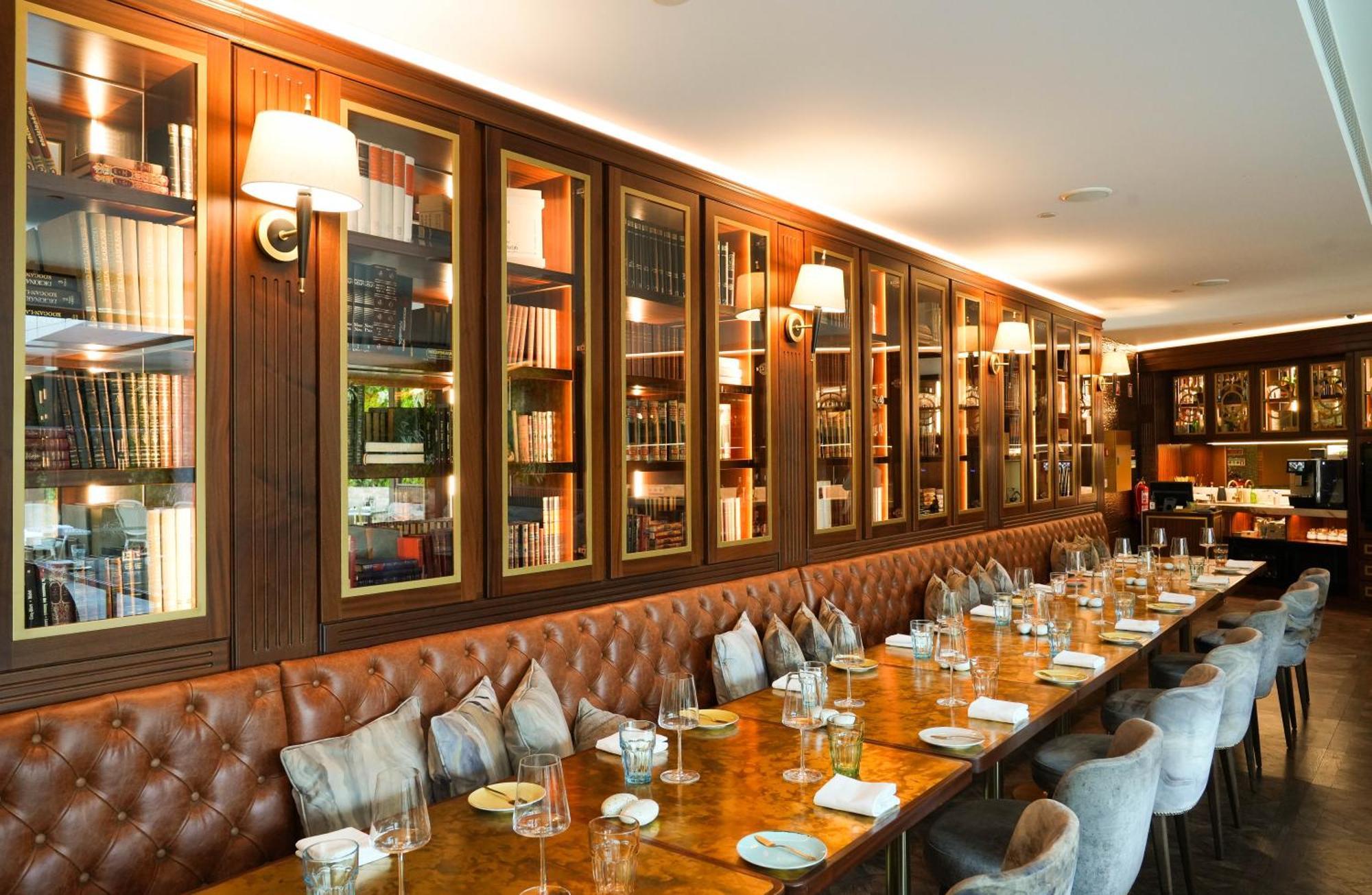 Wine & Books Lisboa Hotel 외부 사진 Interior of the restaurant