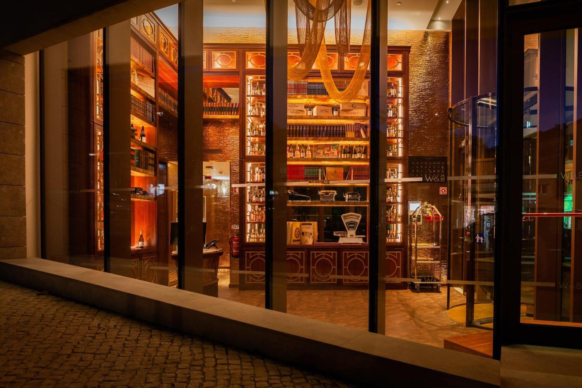 Wine & Books Lisboa Hotel 외부 사진 The bar at the Mandarin Oriental, Munich