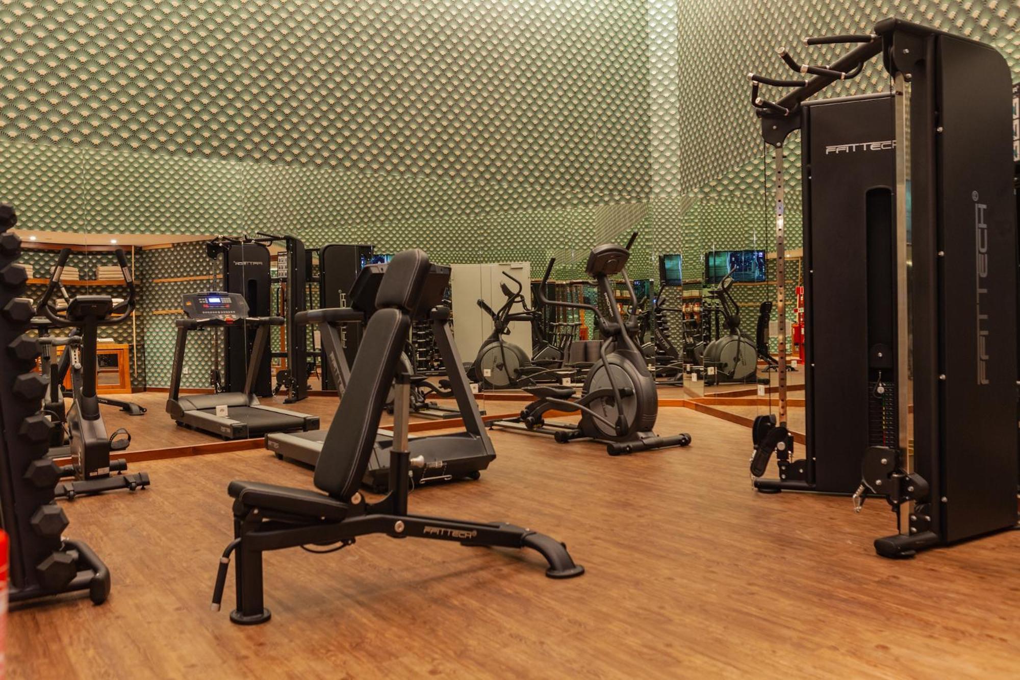 Wine & Books Lisboa Hotel 외부 사진 The gym at the hotel
