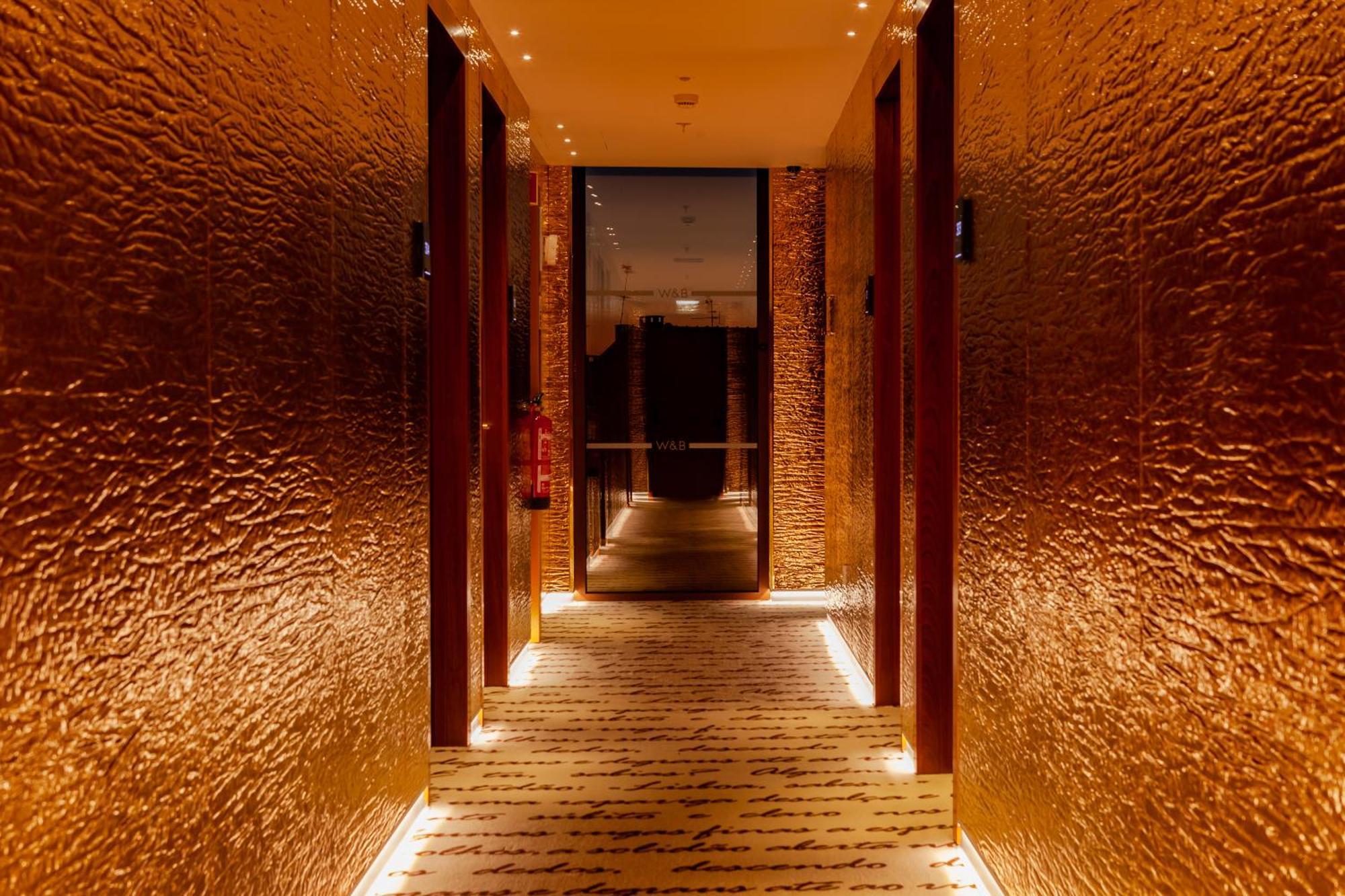 Wine & Books Lisboa Hotel 외부 사진 The interior of the hotel